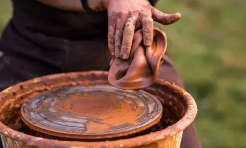  Pottery production in ancient Akrotiri